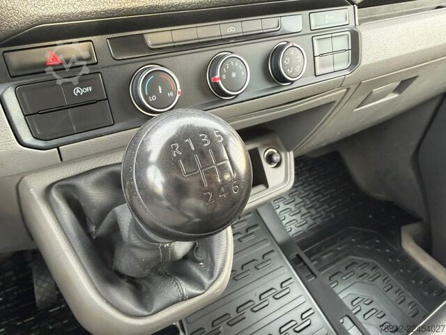 Pritschenwagen VW Crafter Pritsche 35 DOKA mittellang RWD AHK