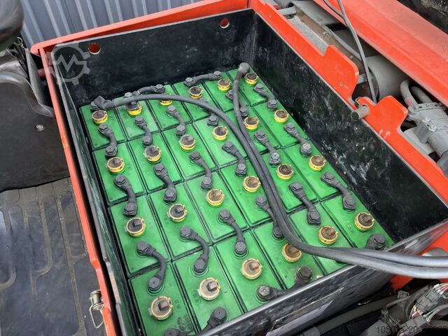 Electric 4-wheel forklift Heli CPD25