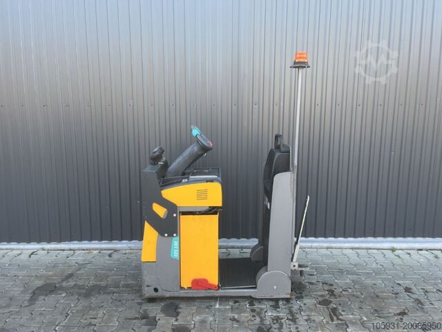 Tow Tractor Jungheinrich EZS130