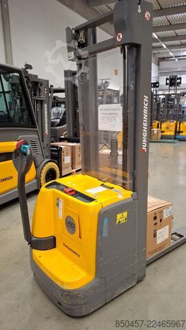 Pallet Stackers Jungheinrich EJC 214 5.35m/ Li-Ion/ 1025h