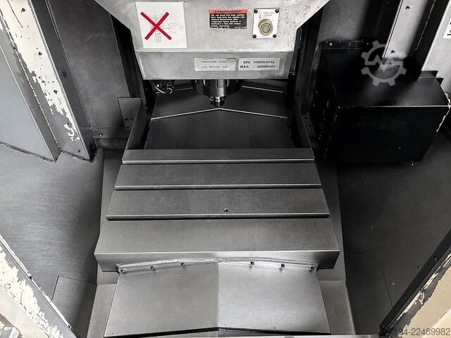 Vertical machining center YASDA YBM 640V