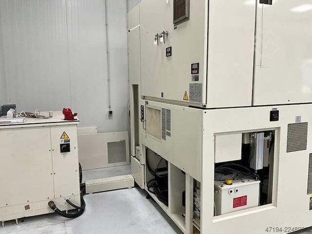 Vertical machining center YASDA YBM 640V