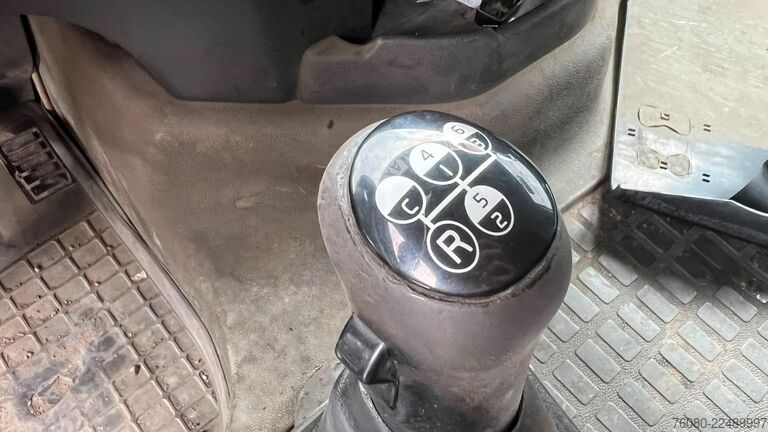 Standard tractor Volvo FH 12.420 (MANUAL GEARBOX / BOITE MANUELLE)