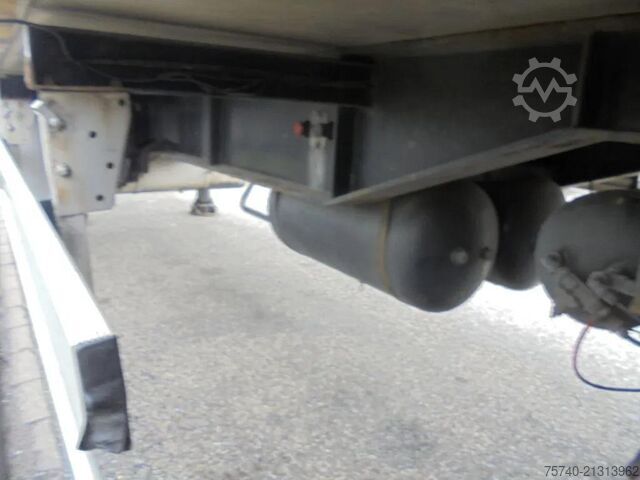 Refrigerated/freezer transport Vogelzang V0-STG 1 Axle + Dhollandia Lift + Carrier Vecto...