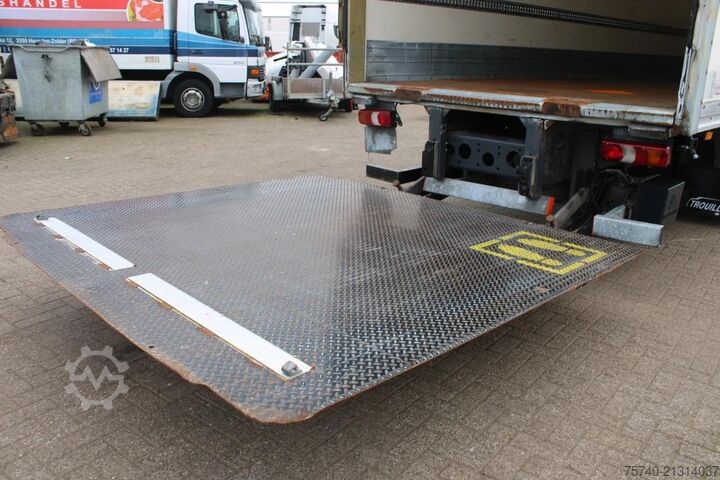 Box body Mercedes-Benz Antos 1830 + EURO 6 + NICE TRUCK