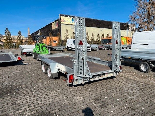 Arbeitsbühne Anhänger STEMA BMAT .2 Baumaschienenanhänger 100kmh