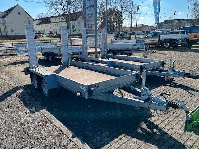 Arbeitsbühne Anhänger STEMA BMAT   Baumaschinenanhänger 100kmh