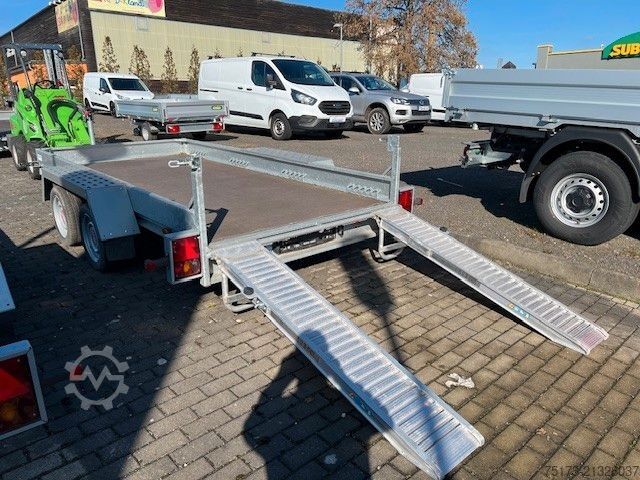 Arbeitsbühne Anhänger STEMA BMAT   Baumaschinenanhänger 100kmh