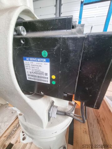 Mobile and Modular Palletizing Cell Kawasaki Robotics ROBOXXS