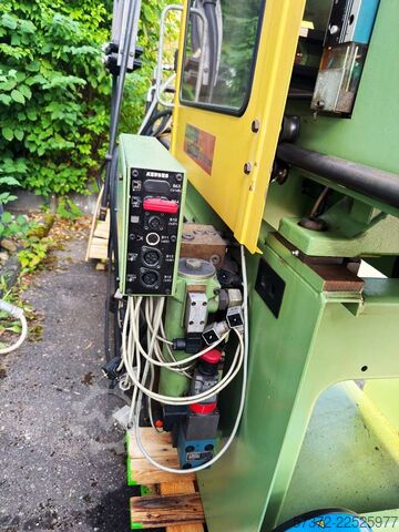 Injection Moulding Machine Arburg Allrounder 320-210-850