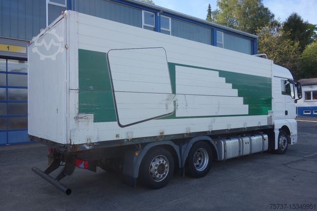 LKW mit Getränkeaufbau MAN 26.400