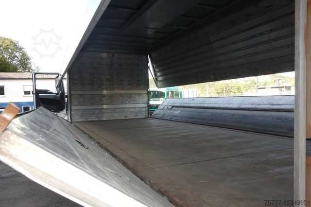 LKW mit Getränkeaufbau MAN 26.400