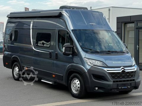 Kastenwagen Wohnmobil / Campervan Pössl D-Line Roadcruiser XL