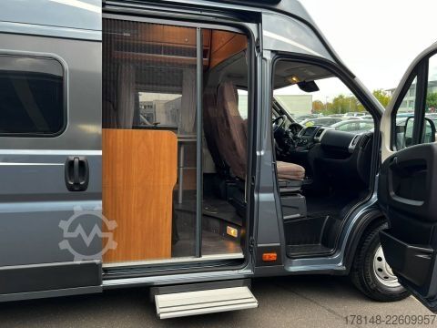 Kastenwagen Wohnmobil / Campervan Pössl D-Line Roadcruiser XL