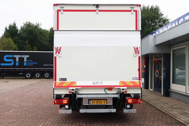 Box body DAF LF 210 Bakwagen+ Dhollandia 1500 kg Comfort cabine