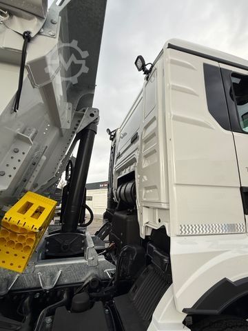 Tipper truck MAN 35.480 BB Schmitz Hinterkipper
