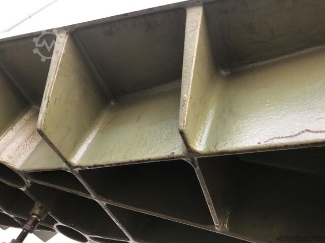 Straightening and welding plate made of cast steel and cast iron, heavily ribbed, formerly used as a  2000x1000