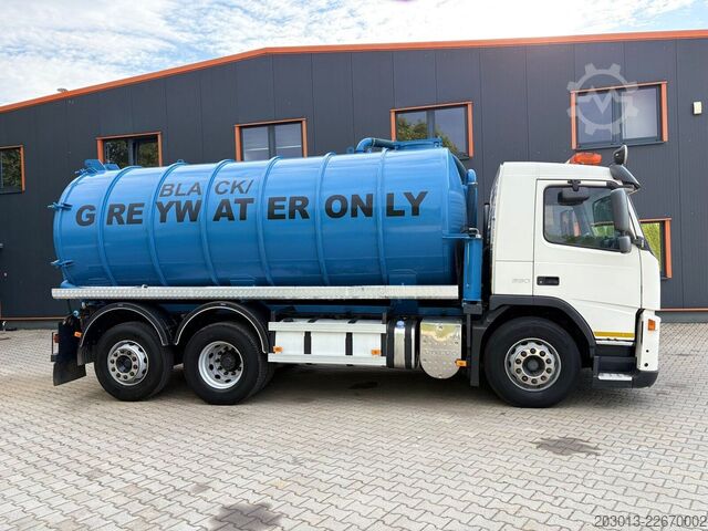 Saugwagen VOLVO FM330 6x2/2 Euro 5 LL Kanalreiniger 15000L