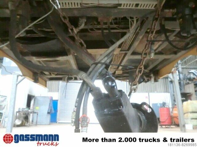 Kehrmaschine Unimog AUGL KMU88H, Kehrmaschinen-Aufbau