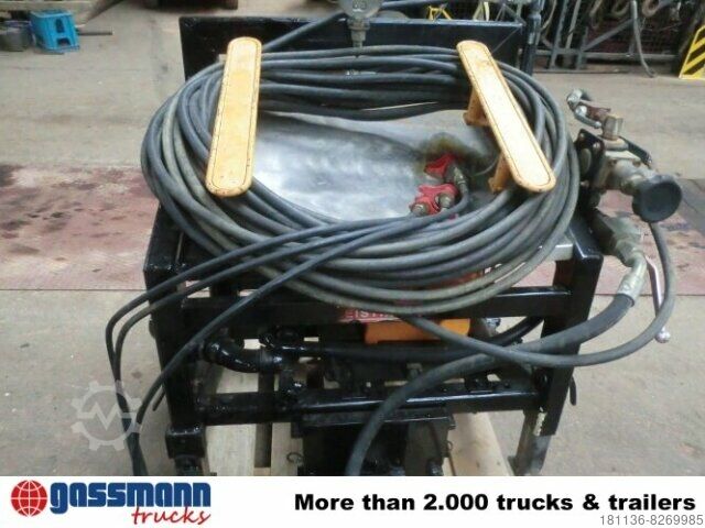 Kehrmaschine Unimog AUGL KMU88H, Kehrmaschinen-Aufbau