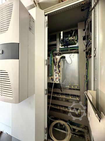 Vertical machining center MIKRON UCP 1000