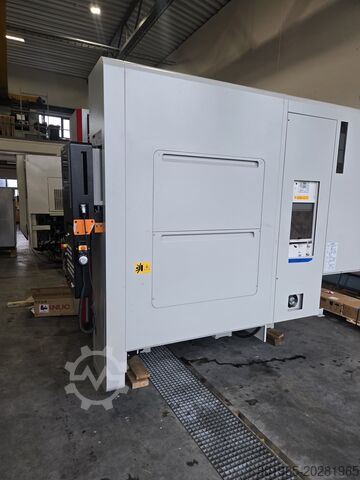 Universal machining center Quaser MV134