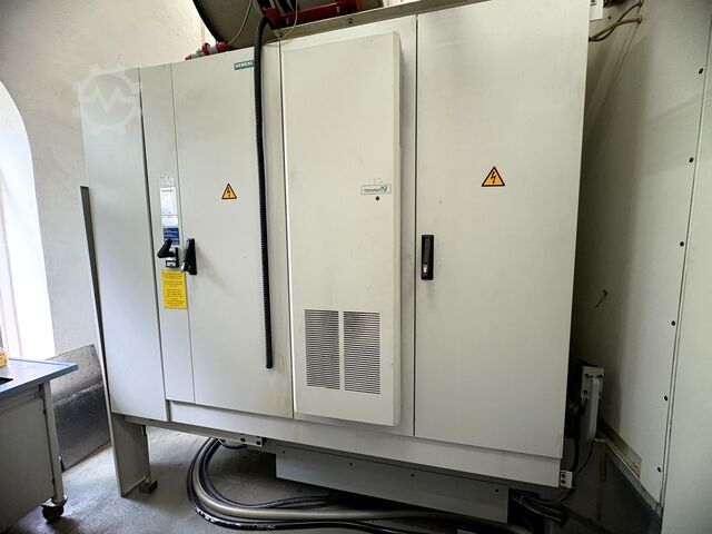 Universal machining center MIKRON UCP 1350