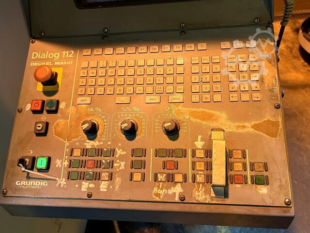 Vertikal-Bearbeitungszentrum DECKEL MAHO DMC 70 V