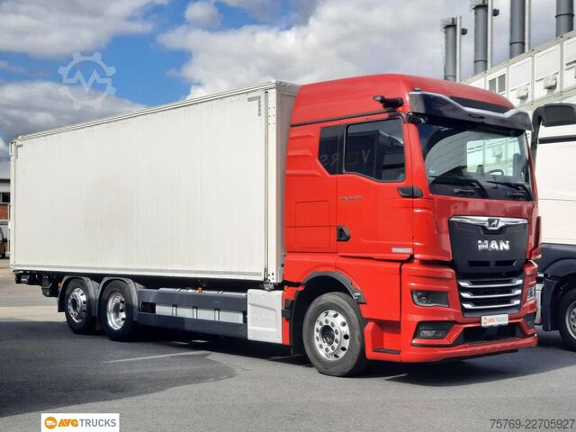 Flatbed truck with tarp MAN 26.470 GM Getränke Schiebeplane LBW2t Lenkachse