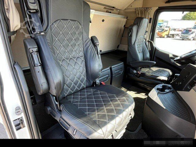 Standard SZM MERCEDES-BENZ Actros 1848 LS Big Öl-Retarder*Luft*199.000 km !