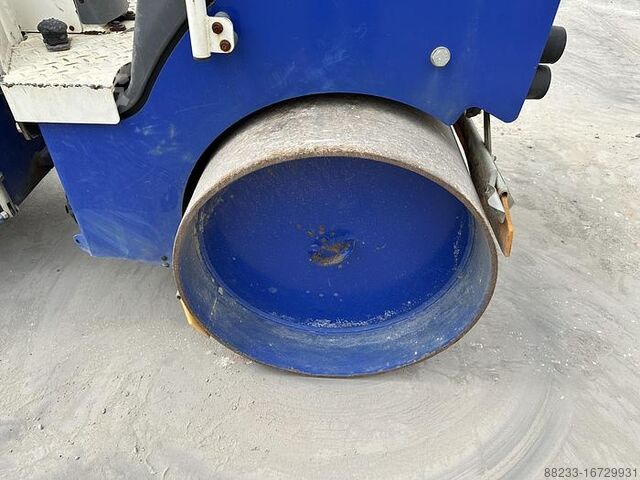 Smooth roller HAMM HD10