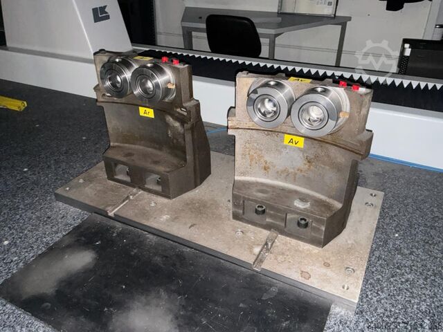 Nikon Integra 25-10-8 vertikale Koordinatenmessmaschine Nikon Integra 25-10-8