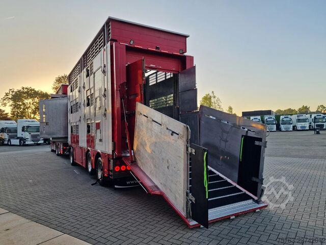 Viehtransport Volvo FH 13.500 XL 6x2 - Pezzaioli livestock 3 deck +...