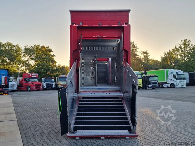 Viehtransport Volvo FH 13.500 XL 6x2 - Pezzaioli livestock 3 deck +...