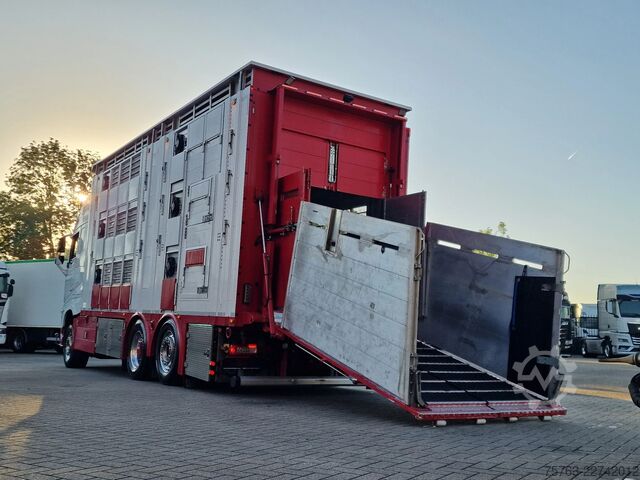 Viehtransport Volvo FH 13.500 XL 6x2 - Pezzaioli livestock 3 deck +...
