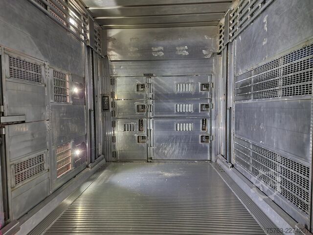 Viehtransport Volvo FH 13.500 XL 6x2 - Pezzaioli livestock 3 deck +...