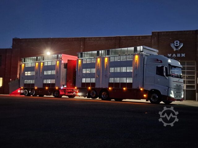 Viehtransport Volvo FH 13.500 XL 6x2 - Pezzaioli livestock 3 deck +...