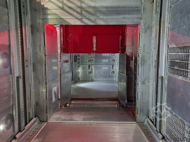 Viehtransport Volvo FH 13.500 XL 6x2 - Pezzaioli livestock 3 deck +...