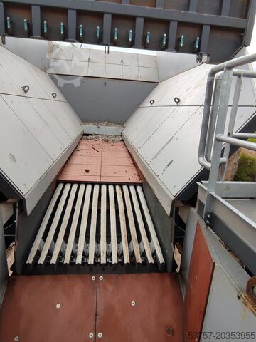 Schwingförderer / Bunker Constmach Vibrating Feeder Bunker Vibrating Feeder Bunker 80 to 50 T/H