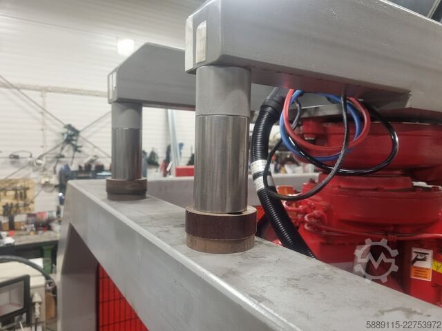 Industrial robot ABB IRB140