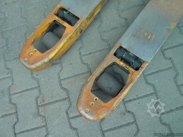 Electric low-lift pallet truck JUNGHEINRICH EJE 220