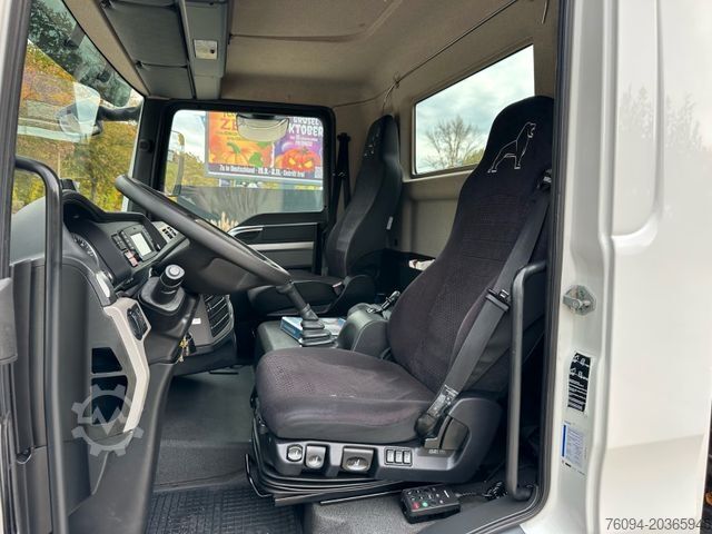 Pick-up van MAN TGL 8.220 Pritsche Kran 12m FUNK AHK