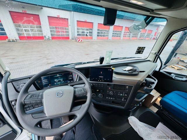 Schwerlast LKW/SZM VOLVO Volvo FH 500 8x4 Kran F705 R.2.7 L436 V20 NEUES