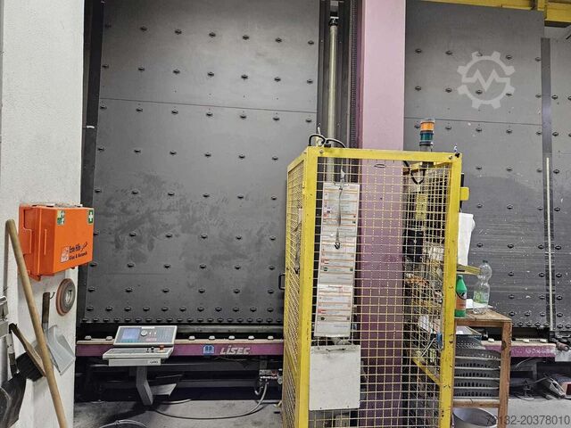 Edge decoating machine Lisec AKL-27V