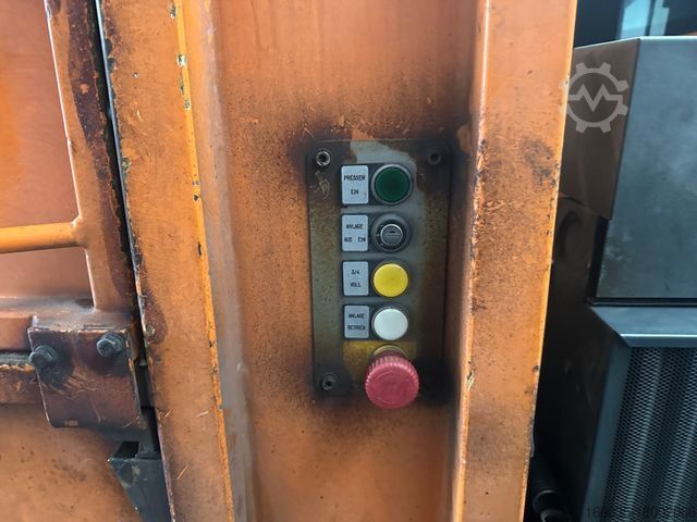 Müllwagen MULTICAR Hagemann HG3 Müllpresse Müllsammelaufbau