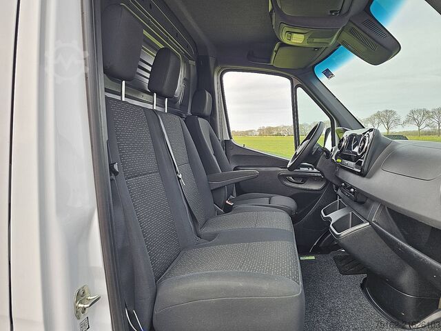 High-roof van MERCEDES-BENZ SPRINTER 315 L2H2 3.5t-Trekhaak