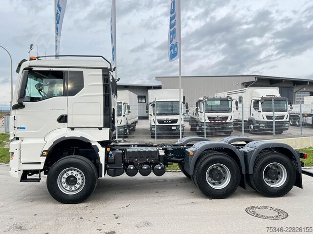 Standard tractor unit MAN TGS 33.510 BB 6x4 FG/RS 3,30m/59 to./NA/AHK/Neu