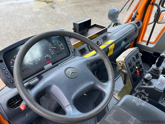 Unimog Mercedes-Benz Unimog U300