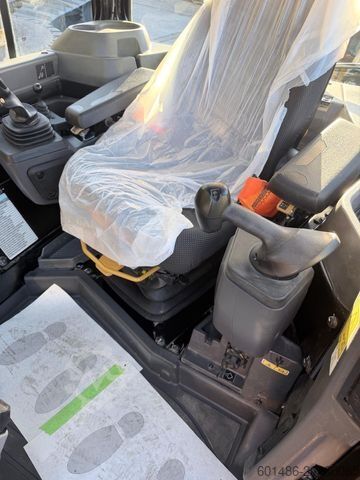 Straßenwalze CATERPILLAR D5 LGP GPS D3 Baujahr 2023