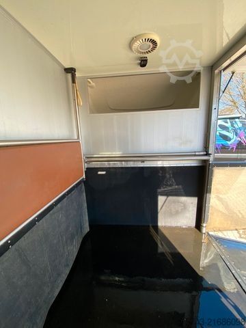 Viehtransporter RENAULT Master Roelofsen 3 Sitzer